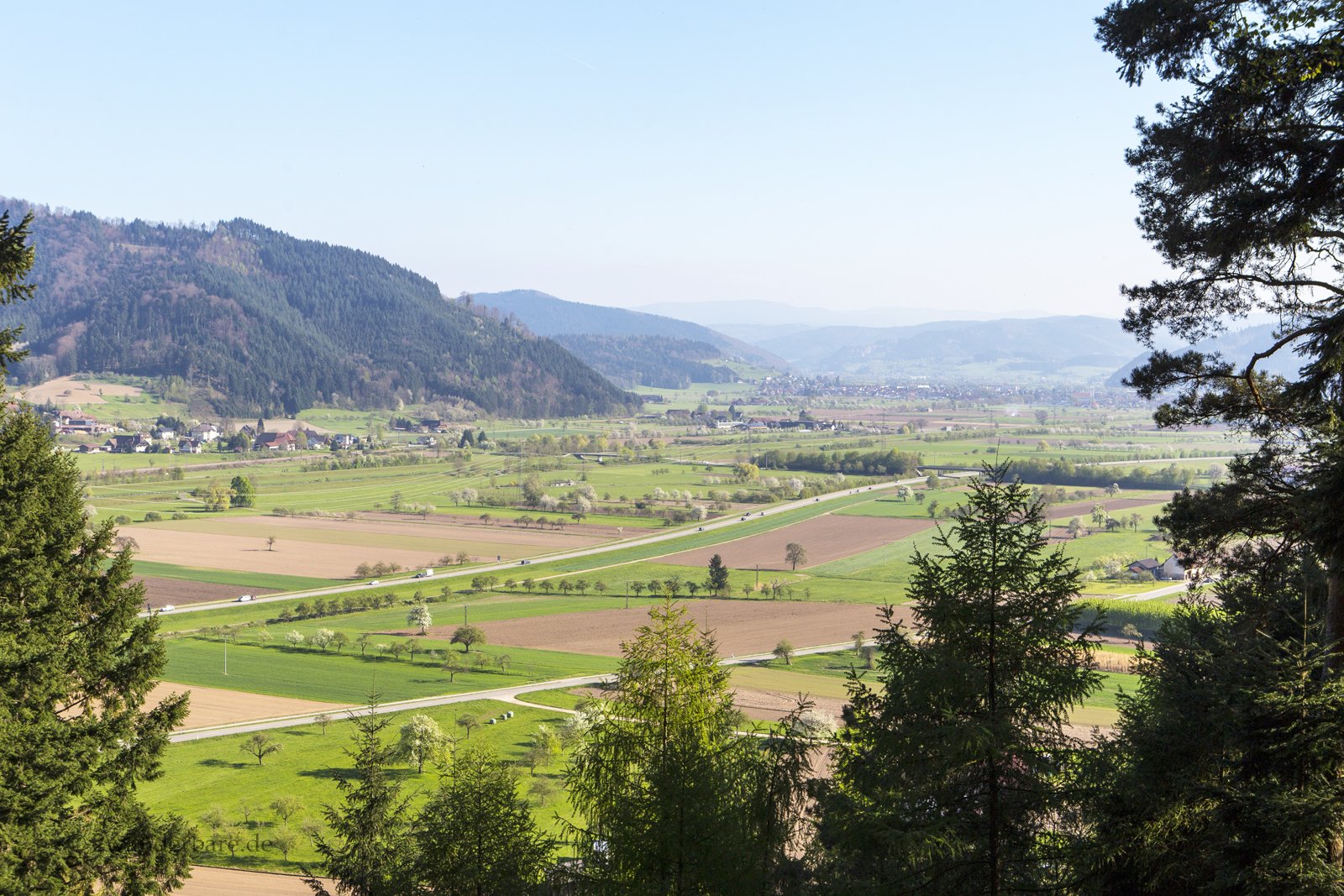 Aussicht vom Räuber Hotzenplotz Pfad bei Gengenbach über das Kinzigtal