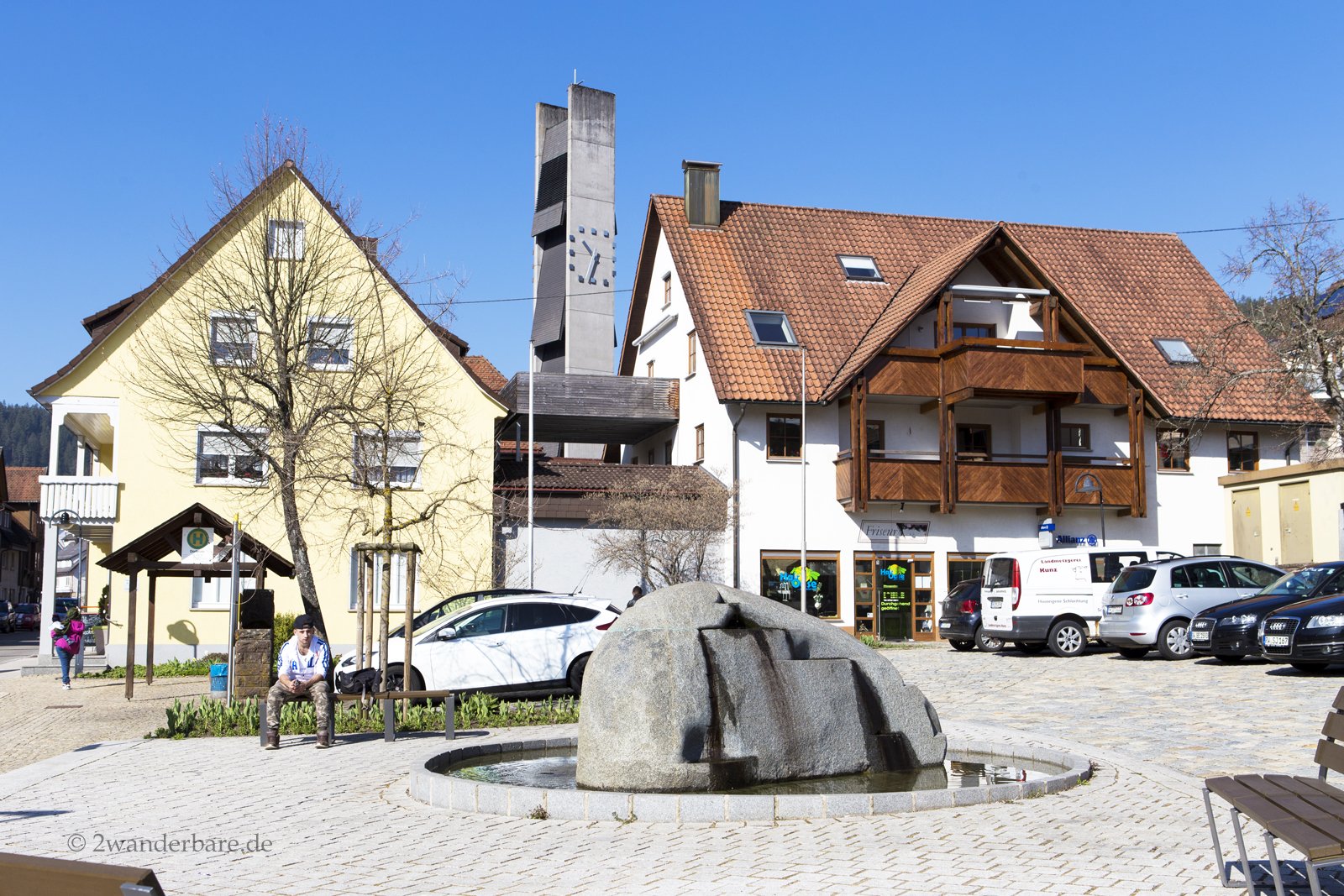 Idylle am Dorfplatz von Tennenbronn im Schwarzwald