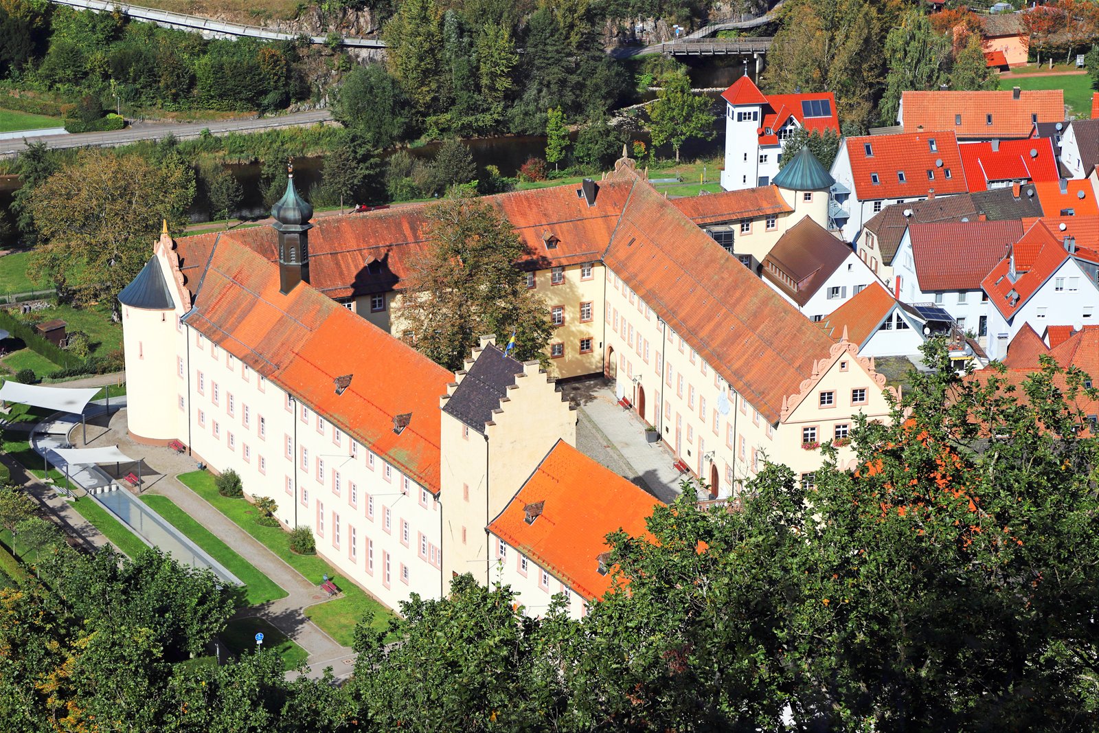 Aussicht vom historischen Rundweg Wolfach auf das Fürstenberger Schloss