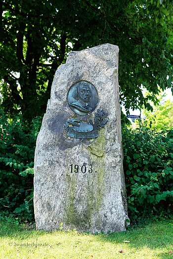 Sandhaasdenkmal nahe der Altstadt von Haslach