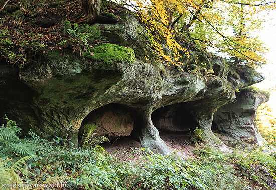 Halbhöhlen der Teufelskammern zwischen Loffenau und Bad Herrenalb