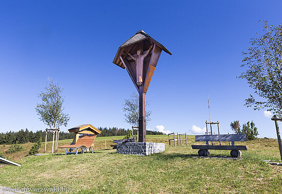 Rastplatz mit Panoramatafel beim Ibacher Friedenskreuz im Hotzenwald