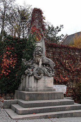 Löwendenkmal am oberen Ende der Fußgängerzone