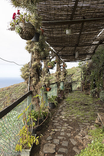 Die Terrasse der größten Höhle der Schlucht von Buracas.