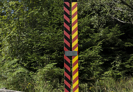 Historischer Grenzposten auf dem Lauterbacher Wandersteig