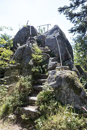 Treppe zur Felskanzel Karlstein auf dem Hornberger Hauenstein