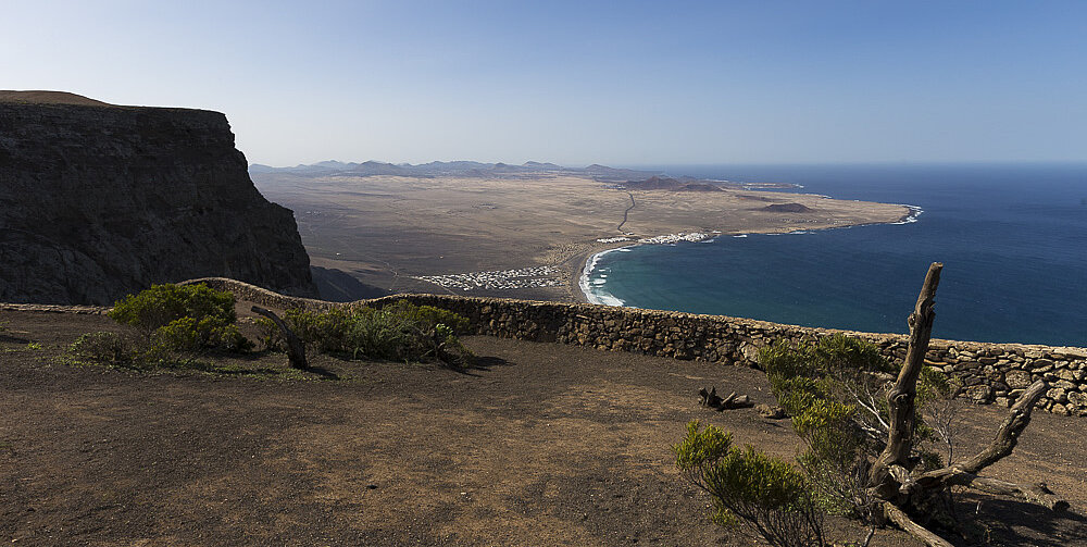 Mirador del Bosquecillo über dem Risco de Famara