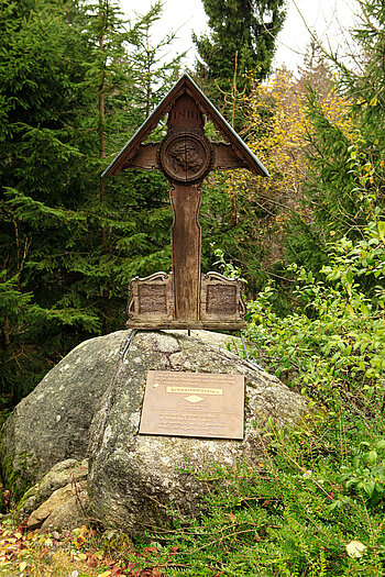 Gedenkstätte am Fuß des Gugelturms