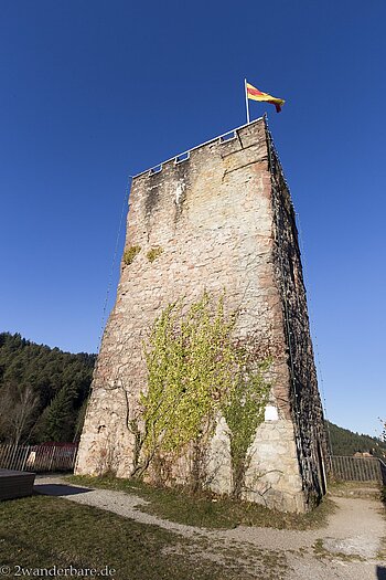 Bergfried der Burg Hornberg im Mittleren Schwarzwald