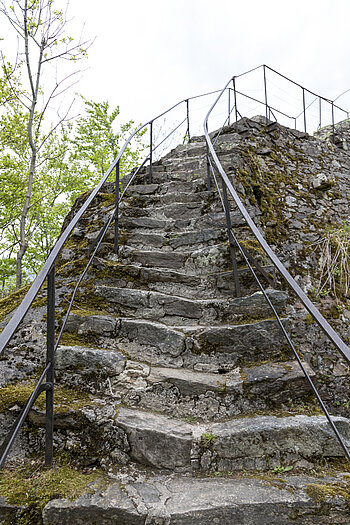 Schildmauer der Burgruine Bärenfels