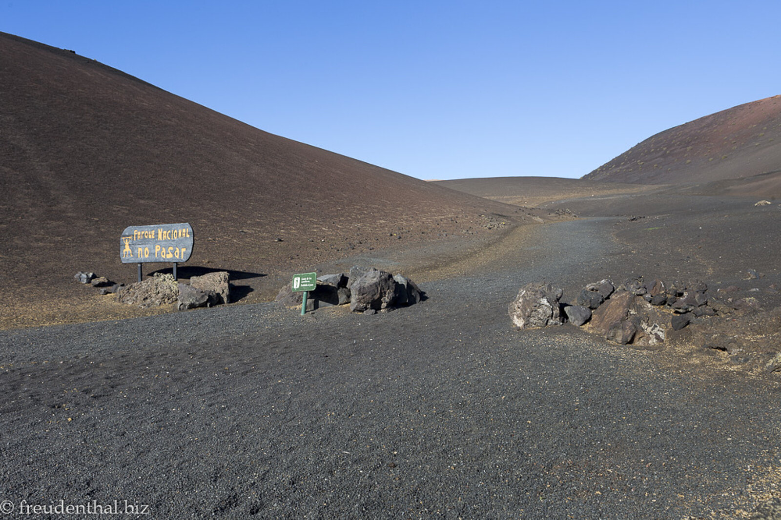 Weg für Kamele in den Timanfaya Nationalpark auf Lanzarote