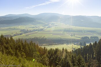 Aussicht vom Jägereckle über das Harmersbacher Tal zum Brandenkopf im Schwarzwald