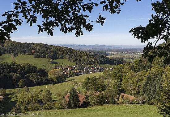Aussicht vom Silbersteig über das Suggental bis zum Kaiserstuhl