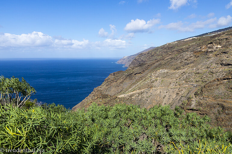 Noch sind wir hoch über dem Barranco Jorado. Noch sind wir hoch über dem Barranco Jorado.