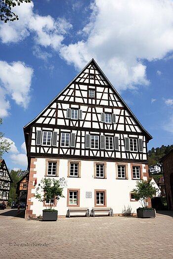 Fachwerkgebäude der Brauerei Alpirsbacher