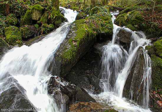 Lehenbachwasserfälle unterhalb der Burgruine Wieladingen