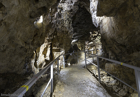 In der Sontheimer Höhle