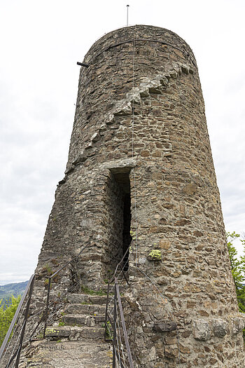 Bergfried der Burgruine Bärenfels